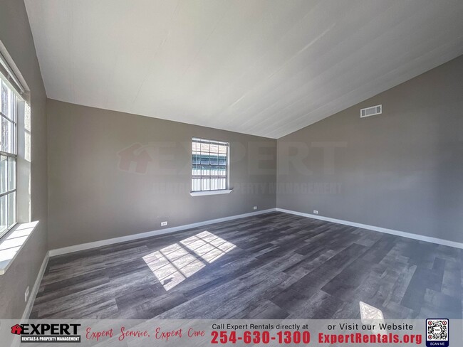 Building Photo - Recently RENOVATED HOME IN KILLEEN!!!