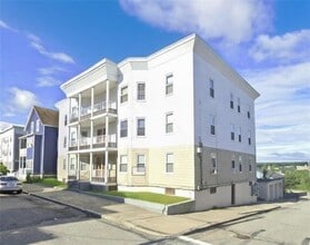 Building Photo - 124 Burnside Ave