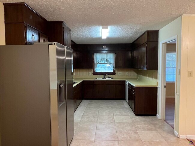 Building Photo - 3700 Dean Dr