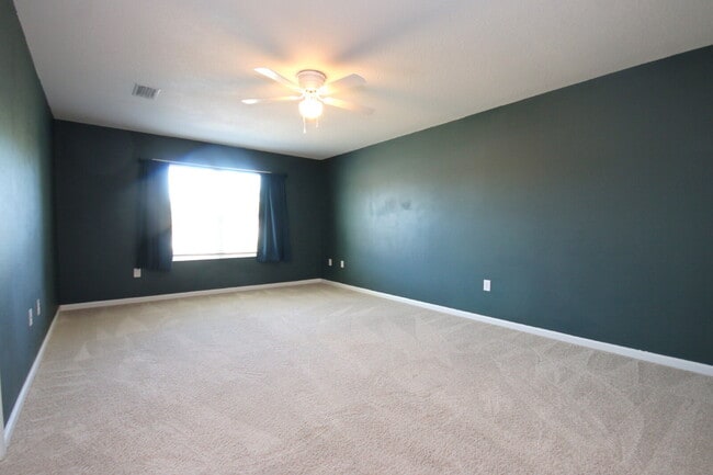Building Photo - Spacious 5-Bedroom Home Near NAS with Move...