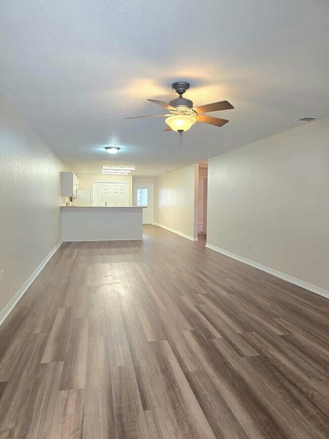 Building Photo - Beautifully Updated Home in Central Bartow...