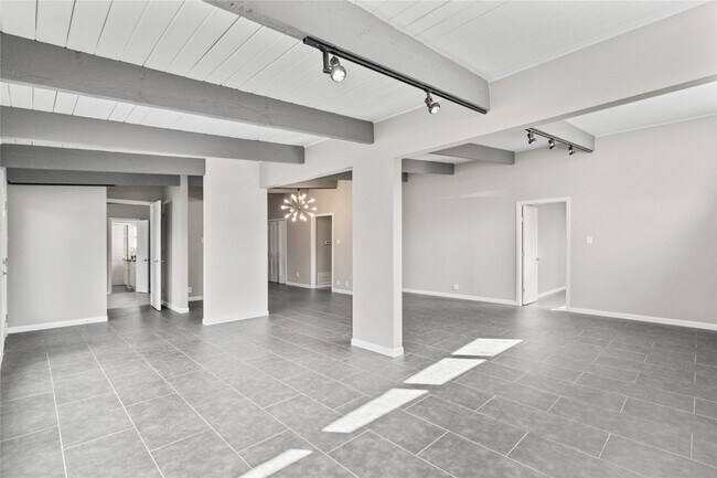 Building Photo - 5001 Nina Lee Ln