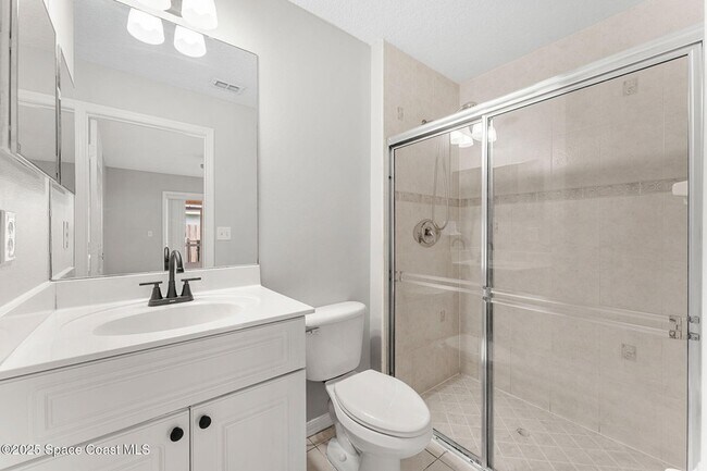 Building Photo - 158 Empress Ave