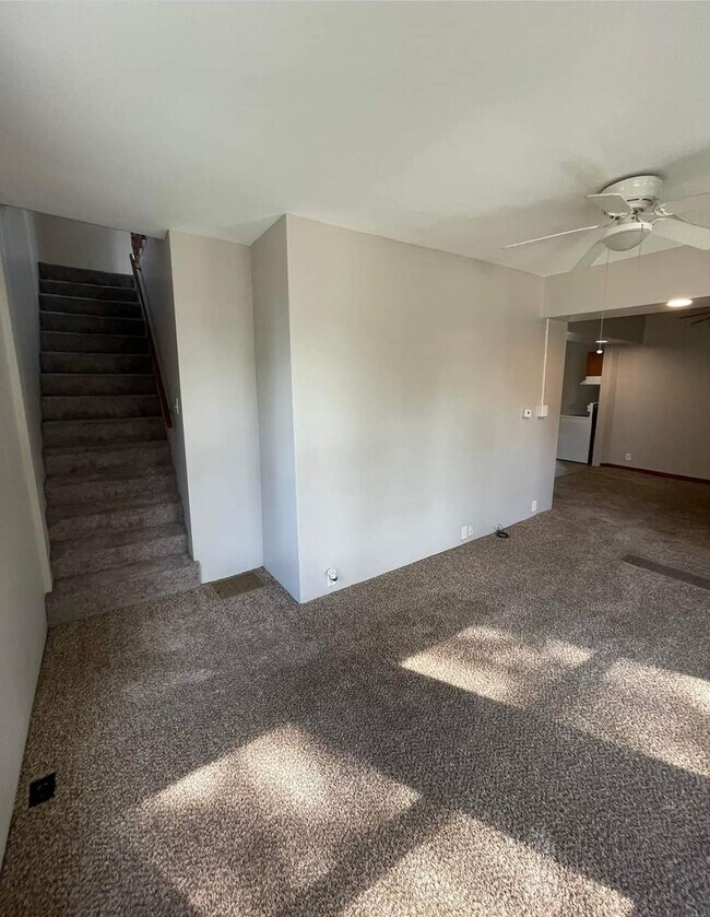 Building Photo - Beautiful newly remodeled 2 bed - 2 full baths!!!