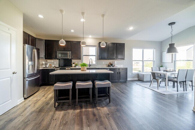 Building Photo - 4032 Stonehill Wy