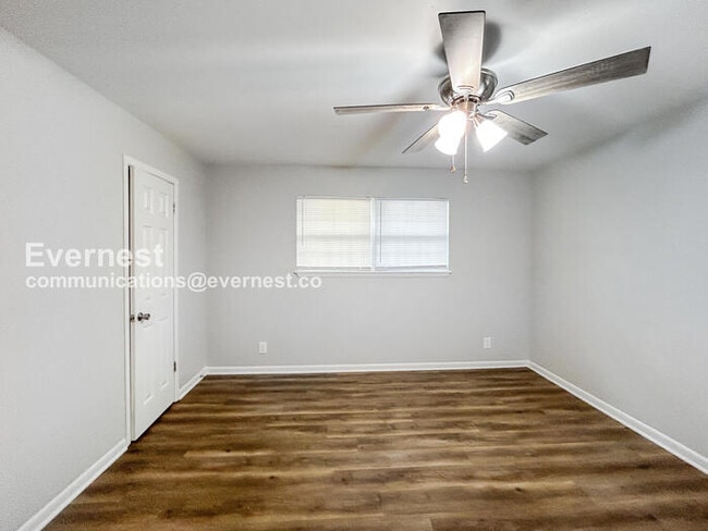 Building Photo - 2086 Fairburn Rd SW