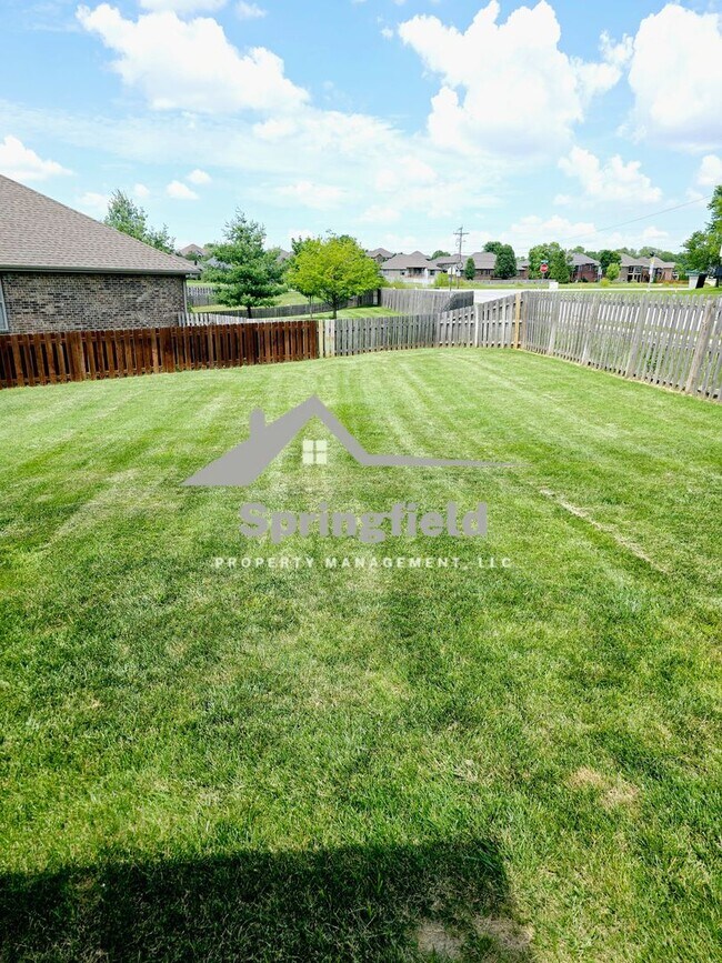 Building Photo - Wild Horse by The Lakes, Executive Home w/ 3 Car Garage