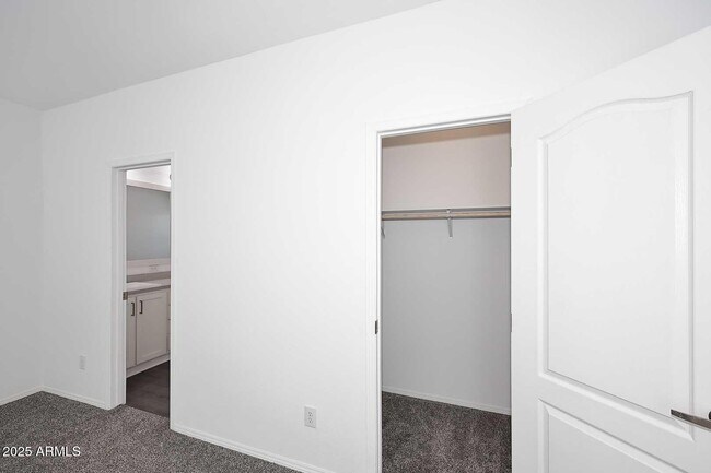 Building Photo - 13004 N 19th Pl