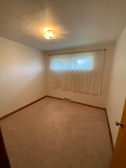 Building Photo - 14001 Michael Dr