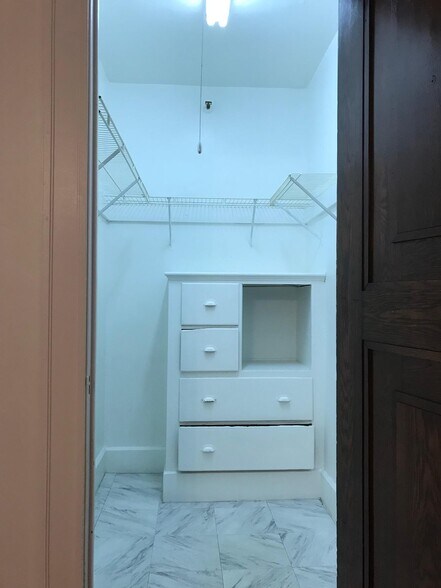 Building Photo - 73 Westland Ave