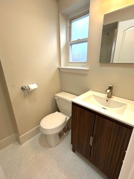 Building Photo - 2731 E 65th St