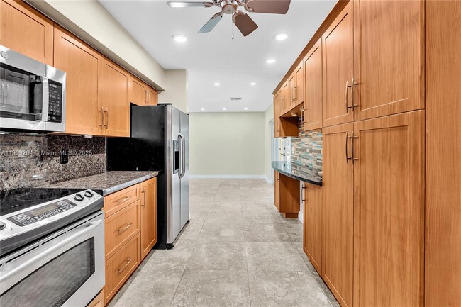 Building Photo - 2114 N 44th Ave