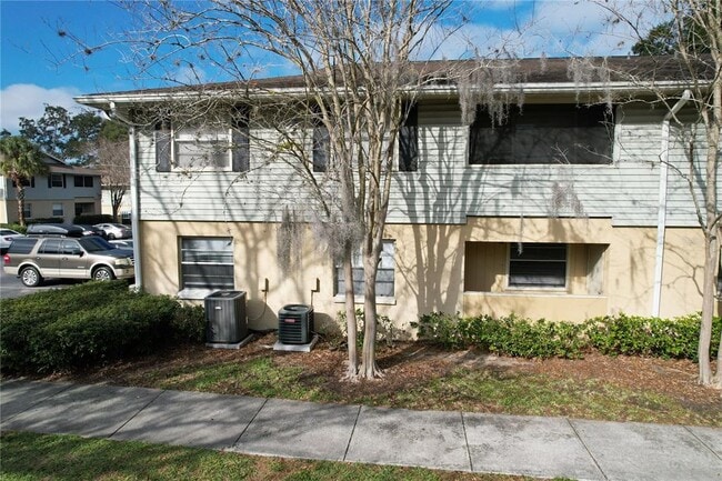 Building Photo - 201 Red Maple Pl