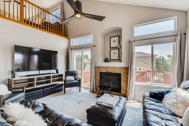 Building Photo - Beautiful 5 Bed 3.5 Bath Home In An Amazin...