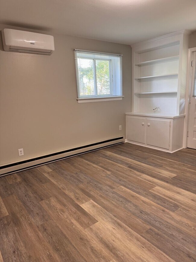 Building Photo - Santana - Princeton