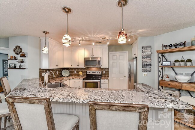 Building Photo - 18557 Vineyard Point Ln
