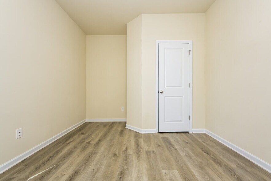 Building Photo - 291 Hamilton Pointe Dr