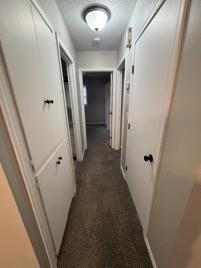 Building Photo - "Charming  2 Bedroom Duplex Retreat in Wic...