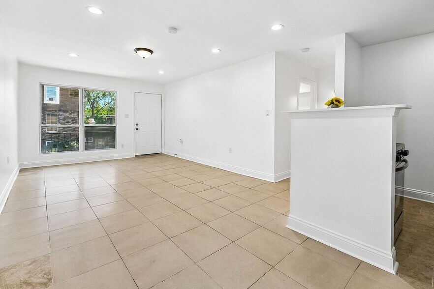 Building Photo - 6220 Riverside Dr