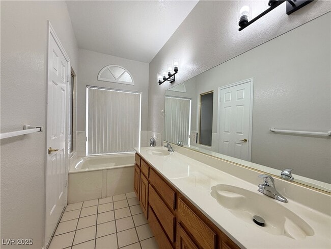 Building Photo - 735 Sea Pines Ln