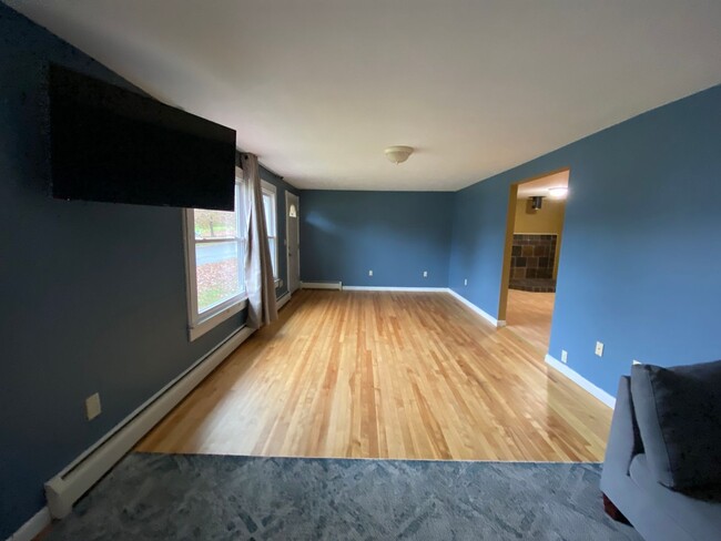 Building Photo - Beautiful 3 Bedroom House @ Marlboro Ave