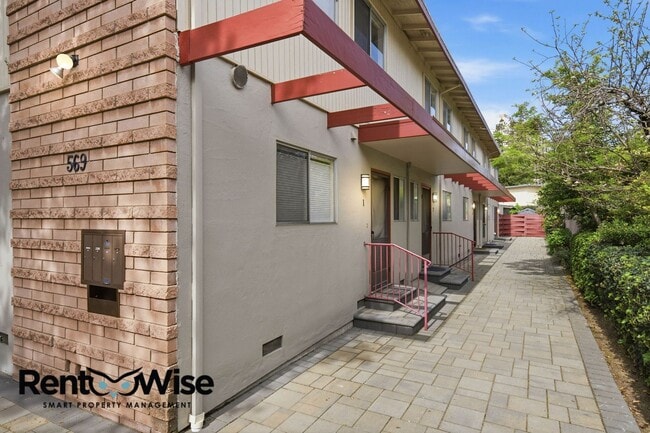 Building Photo - 569 Addison Ave