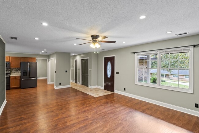 Building Photo - 212 Cherry Hill Rd
