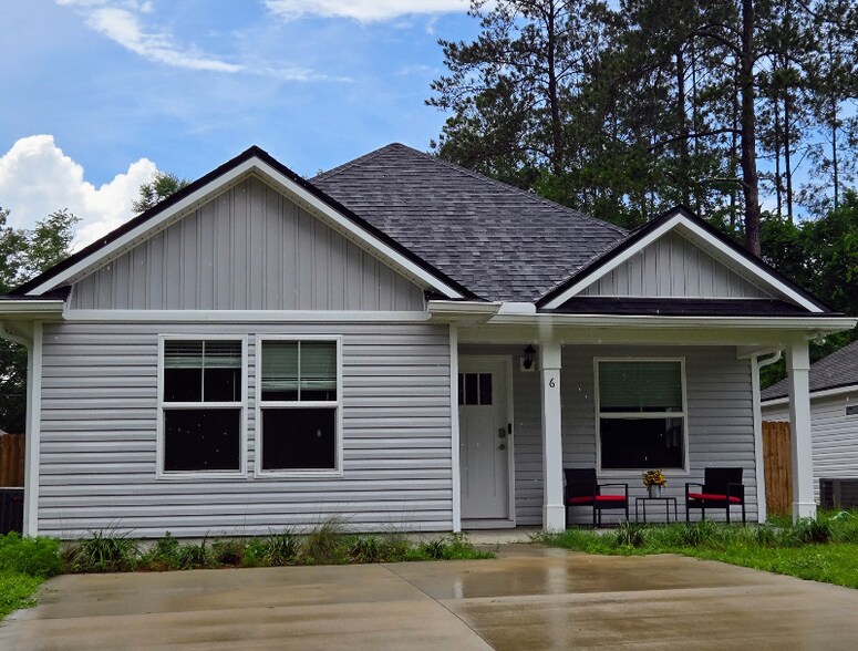 Building Photo - 6 Lance Ln