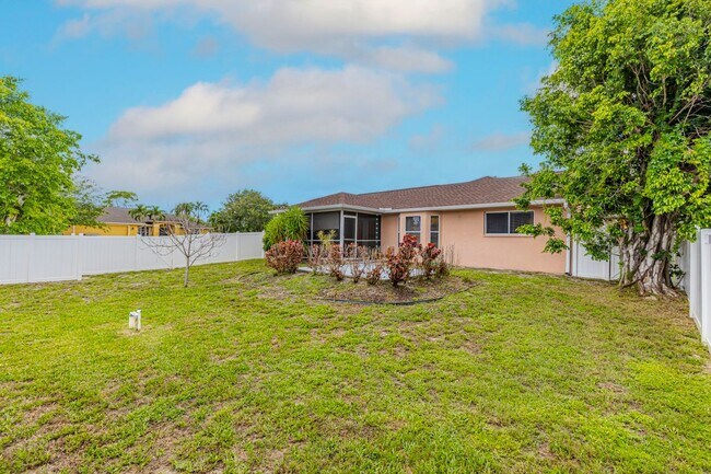 Building Photo - 9084 Caloosa Rd