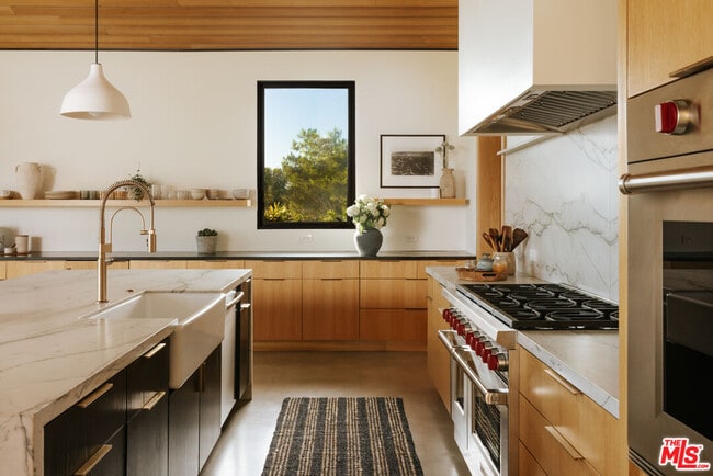 Building Photo - 5792 Calpine Dr