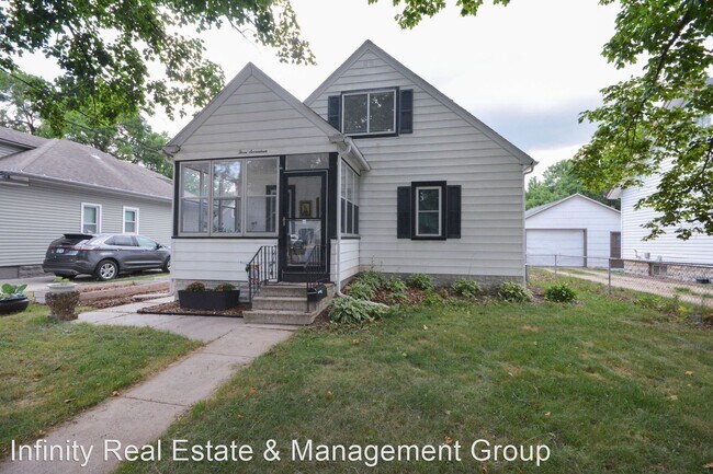 Primary Photo - 3 br, 1 bath House - 317 10th Ave NE