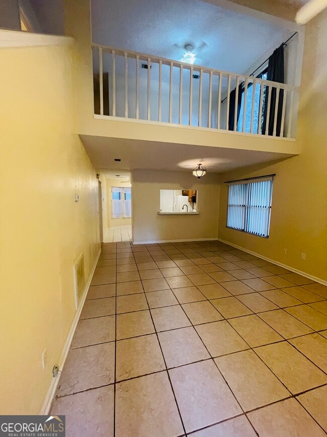 Building Photo - 136 Creekwood Cir