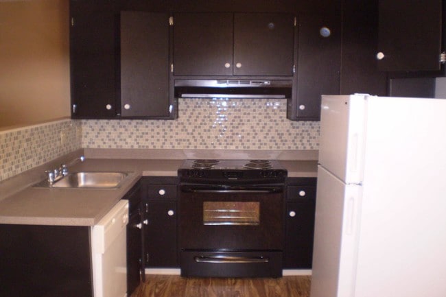 One bedroom Kitchen - Leisure Terrace Apartments