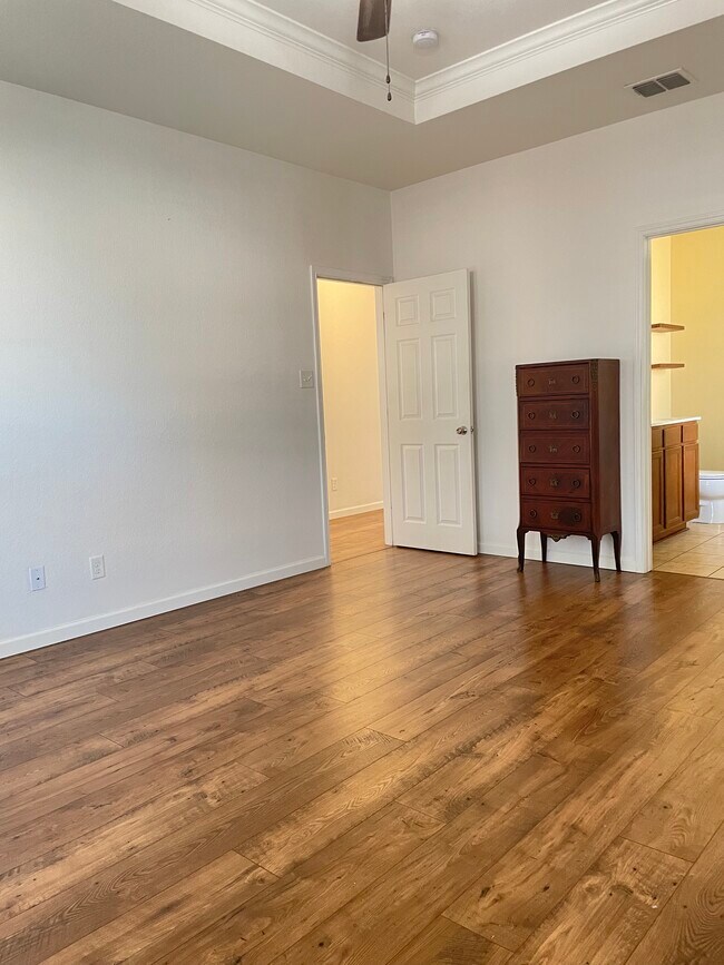 Building Photo - 16206 Raceway Downs