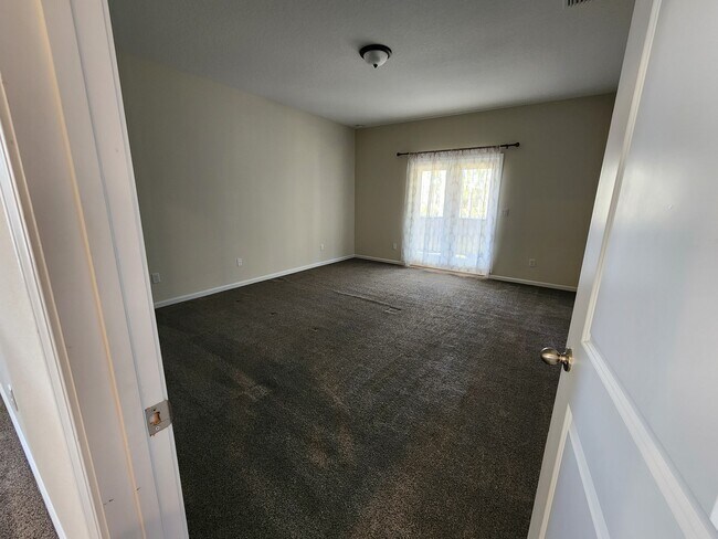 Building Photo - 285 Holly Forest Dr