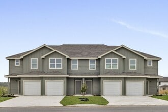 Building Photo - Stylish 3-Bedroom Duplex with Granite Finishes & Private Patio – Hunter Ranch Community