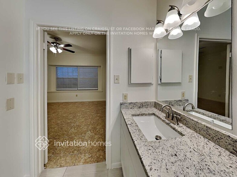 Building Photo - 7707 Thorncreek Way