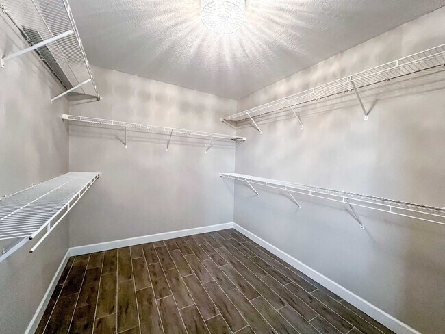 Building Photo - Beautiful 4-Bedroom Home in Hardin Valley with Modern Amenities & Spacious Living