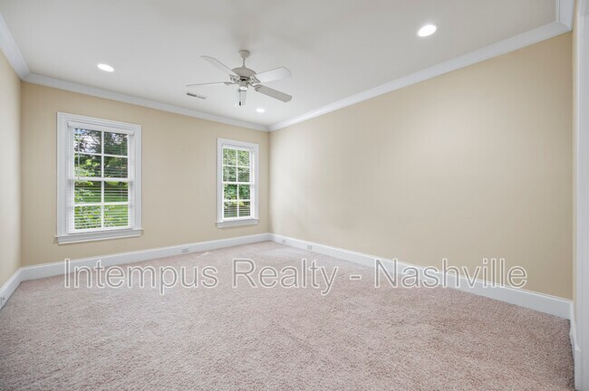 Building Photo - 7 Crooked Stick Ln