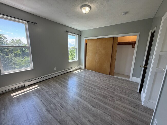 Building Photo - 26 Alpine Pl
