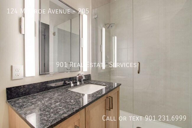 Building Photo - 124 Monroe Ave