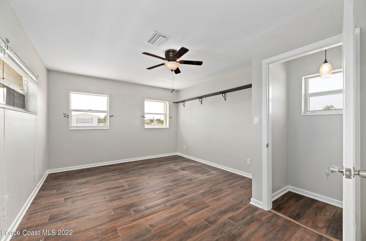 Building Photo - 200 Price Ct