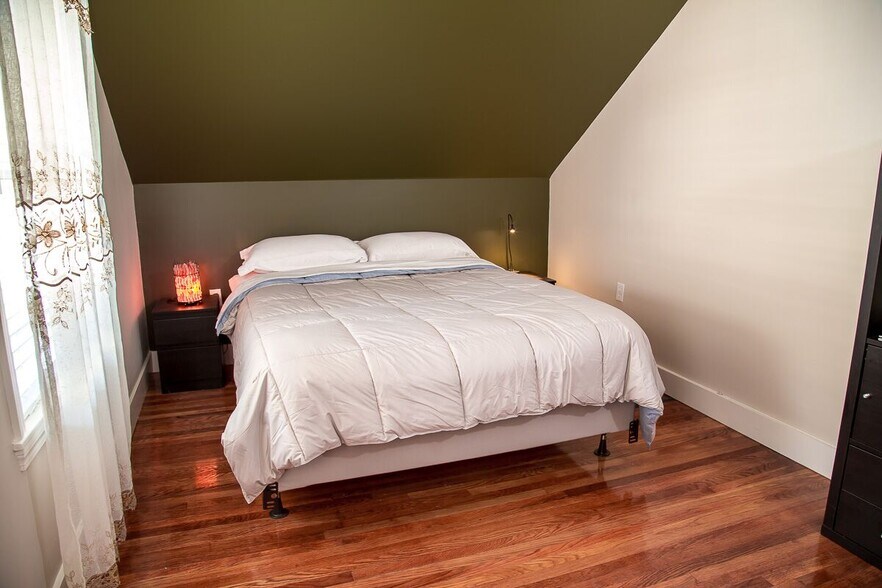 Building Photo - 14 Union St