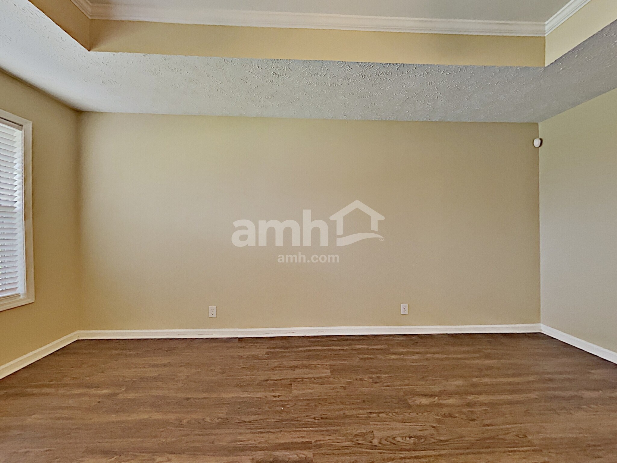 Building Photo - 9009 Lomond Dr