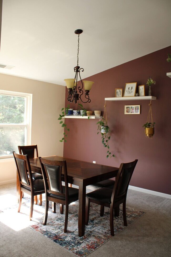 Building Photo - Charming 2 Bedroom/1 Bathroom Condo in Halethorpe, MD!