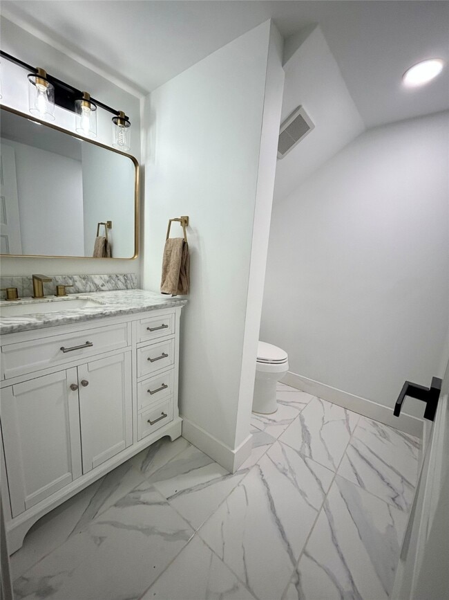 Building Photo - 8523 Riverside Walk Ln