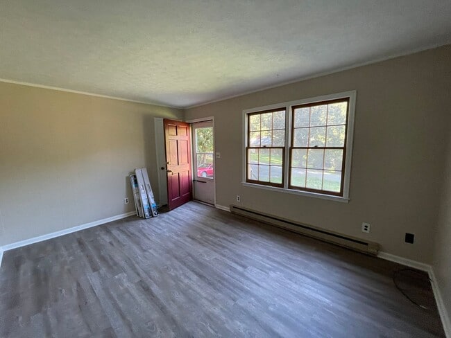 Building Photo - 1110-1112 Heath Ave