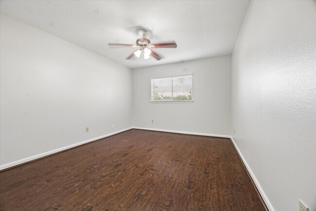 Building Photo - 8515 Cookglass Dr