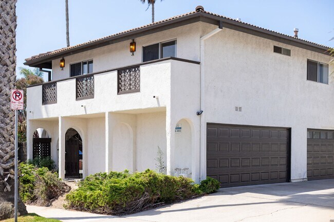 Building Photo - 2-Bedroom + 1 Bathroom Apartment | Dunes Place | Oxnard | Unfurnished