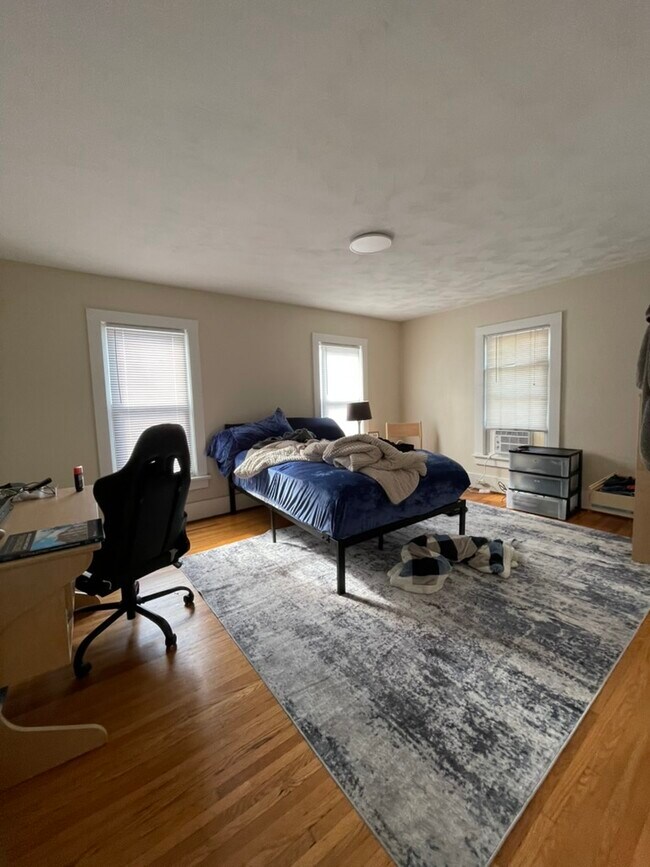 Building Photo - 1031 Memorial Ave